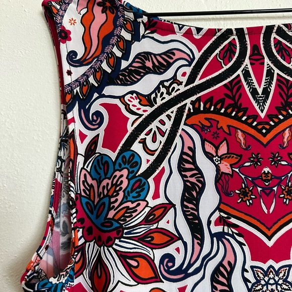 Sleeveless dress - Picture 5 of 6